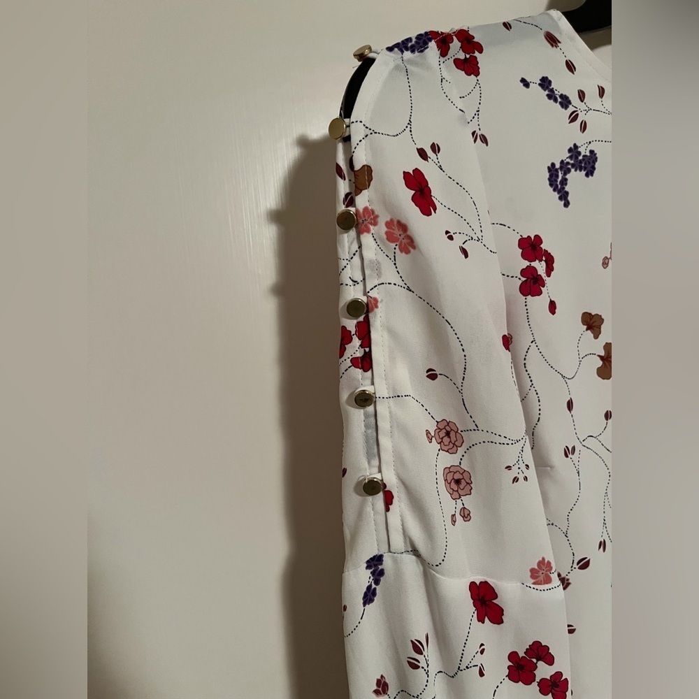 Liz Claiborne Large Floral Blouse White Long Sleeve Gold Button Accent Top - Picture 3 of 9